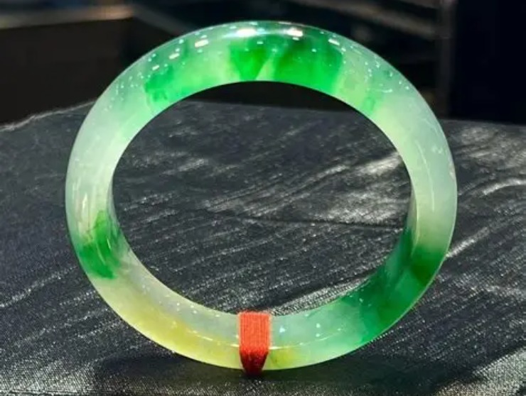 Bảo vệ trang sức ngọc - tránh để bị va đập mạnh và nhiệt độ cao