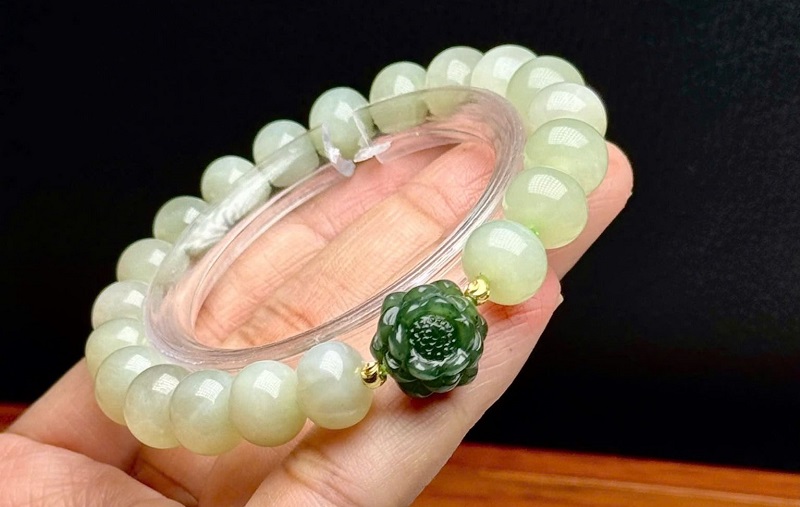 Charm ngọc hoa sen