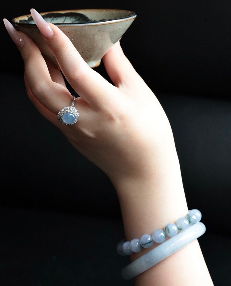 Ngọc cẩm thạch giúp bảo vệ hạnh phúc và cân bằng cảm xúc