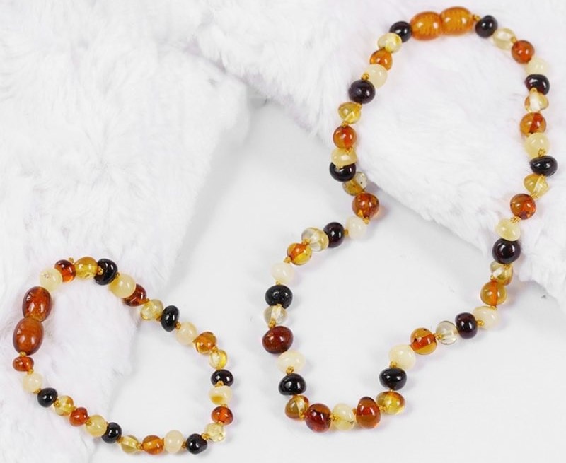 Thanh tẩy và truyền năng lượng yêu thương vào ngọc cho trẻ sơ sinh