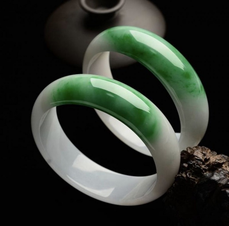 Ngọc phỉ thúy giúp cầu trường thọ cho người cao tuổi