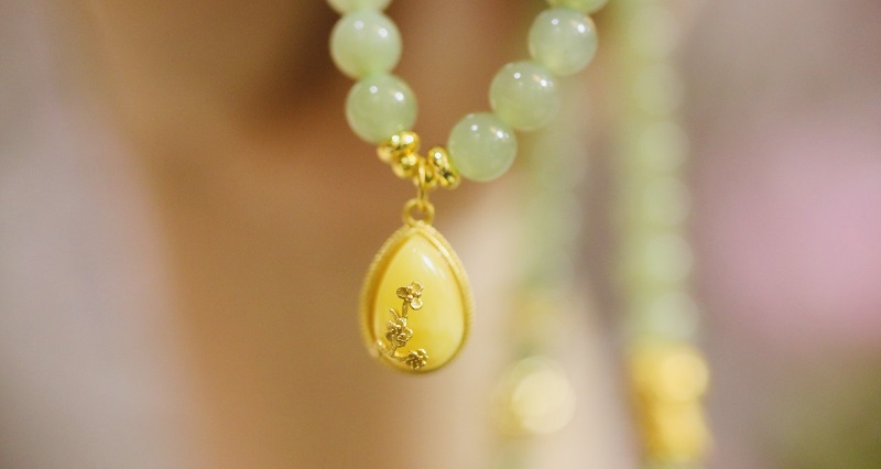 Ngọc hòa điền mật ong mang đến lợi ích sức khỏe cho người đeo