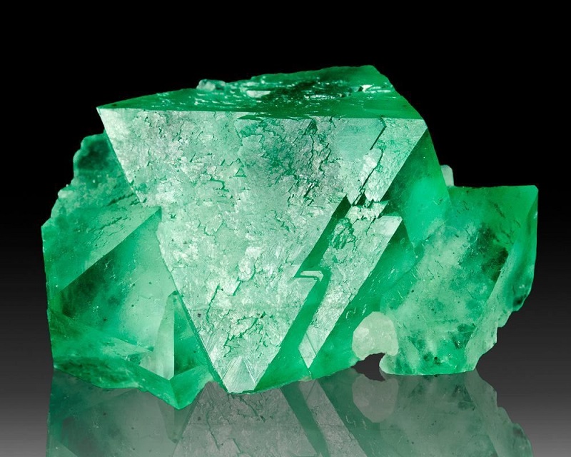 Khám phá giá trị của ngọc thô nguyên bản