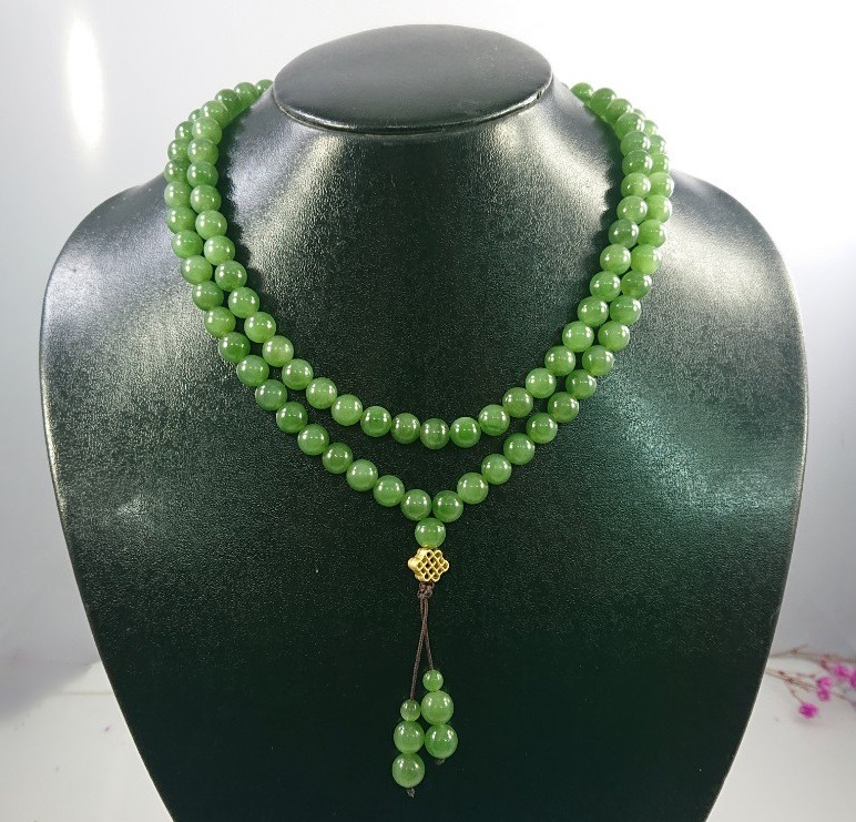 Vòng ngọc phỉ thúy phong cách quiet luxury