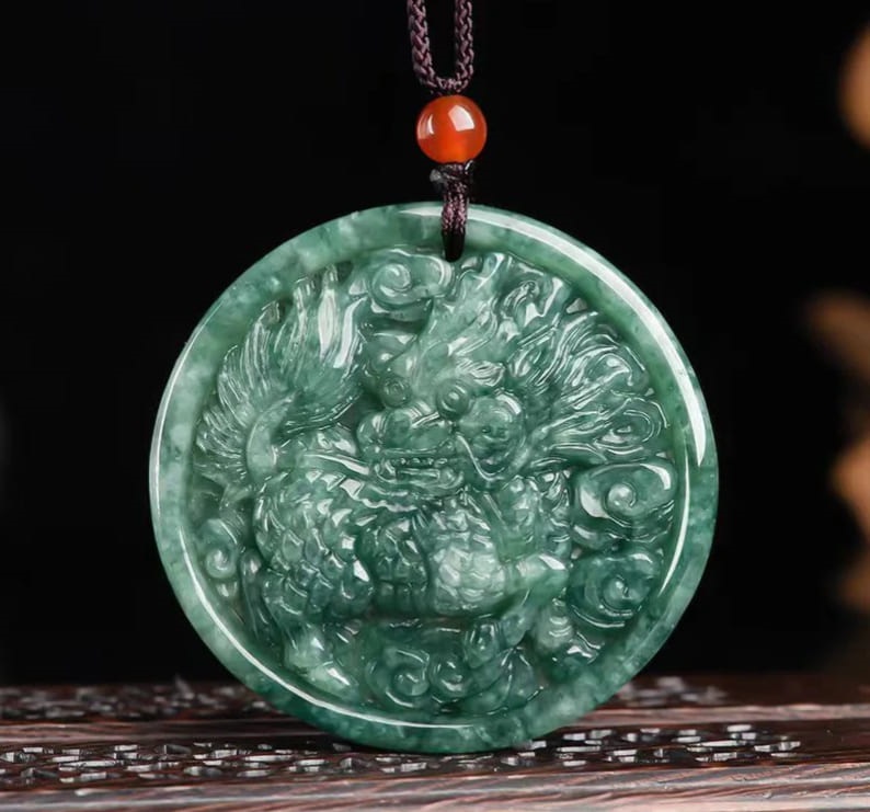 Ngọc là tinh hoa hút vượng khí, giúp thăng tiến sự nghiệp