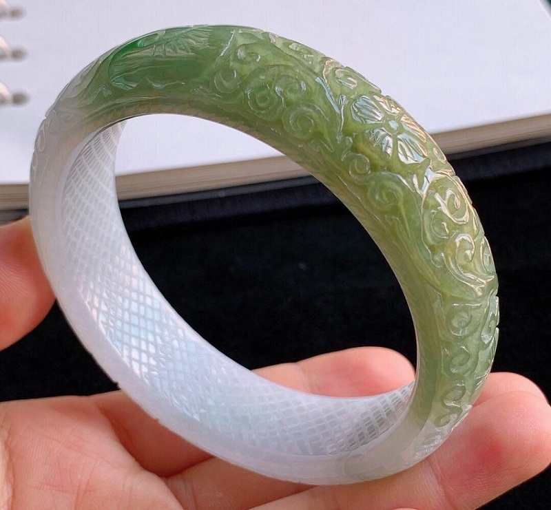 Vòng ngọc hòa điền - quà tặng ý nghĩa cho mẹ nhân dịp lễ Vu Lan