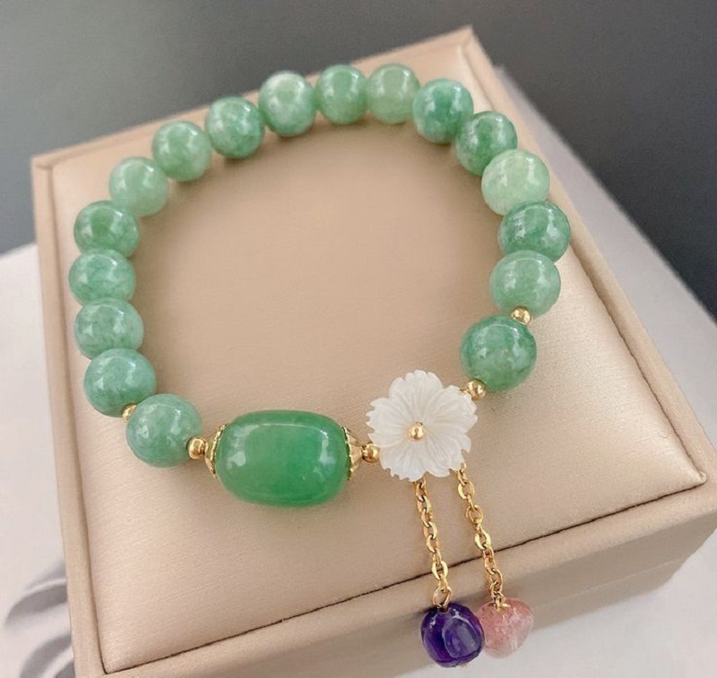 Chia sẻ cách chọn trang sức ngọc phù hợp để làm quà dịp lễ Vu Lan